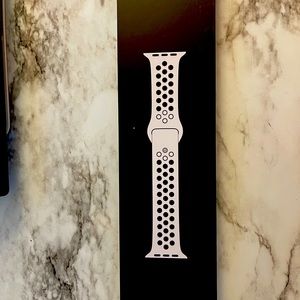 Apple Watch Nike Band / 44 MM